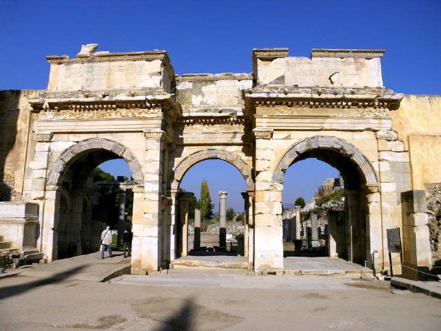 Ephesos - Südtor der Agora