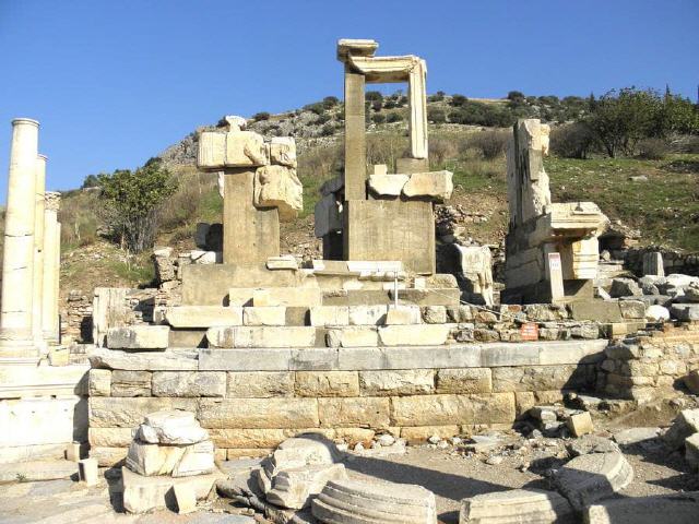 Ephesos - Memmius Monument