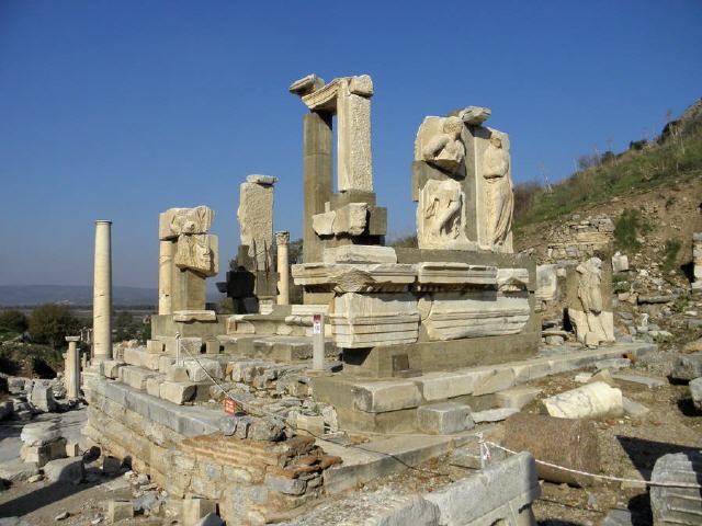 Ephesos - Memmius Denkmal